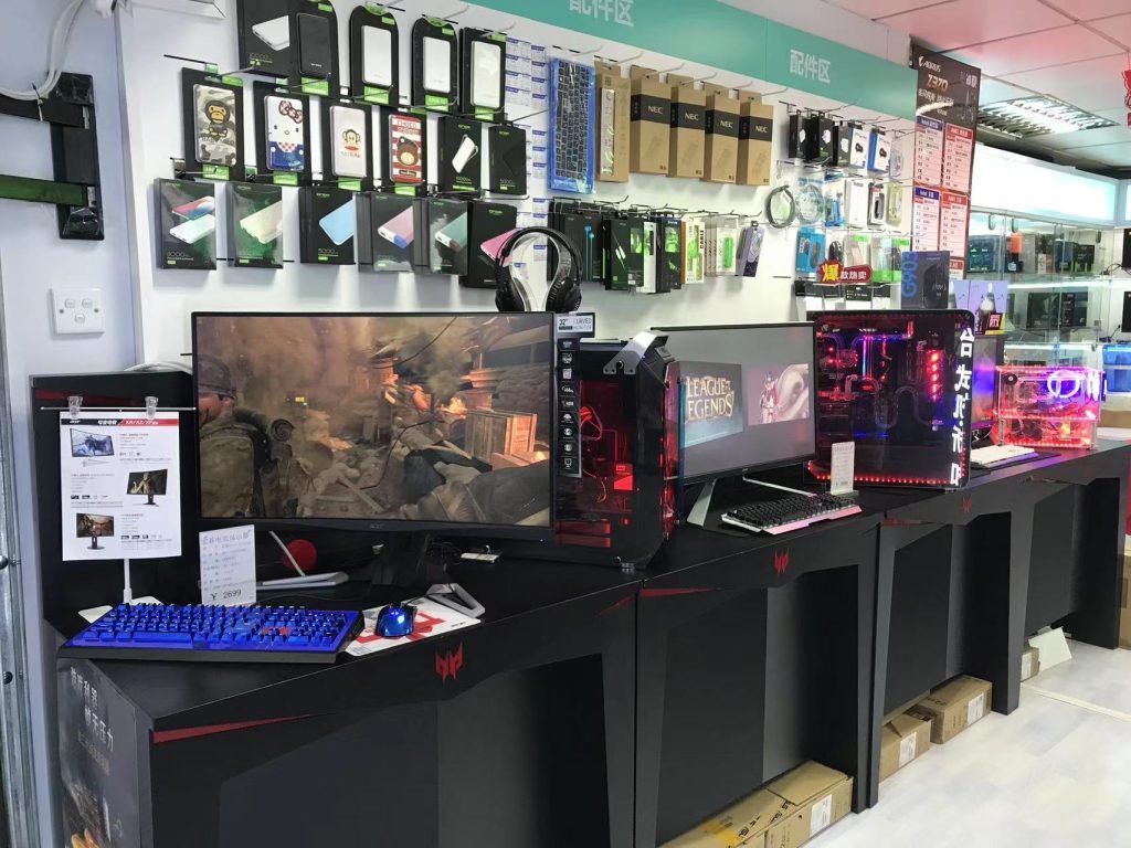 3C Nexus Huaqiangbei store showcasing consumer electronics