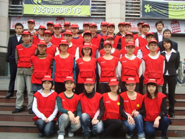 3C Nexus team photo at Huaqiangbei electronics market